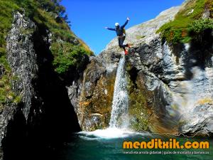 barranco_gargantan_ossoue_barranquismo_canyoning_descente_canyon_pirineos_hautes_pyrenees_menditxik_guias_montana_1