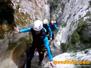 170422 artazul barranquismo arroila canyoning pais vasco navarra nafarroa euskadi euskal herria menditxik mendi gidariak guias montaña barrancos 39