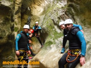 170422 artazul barranquismo arroila canyoning pais vasco navarra nafarroa euskadi euskal herria menditxik mendi gidariak guias montaña barrancos 40