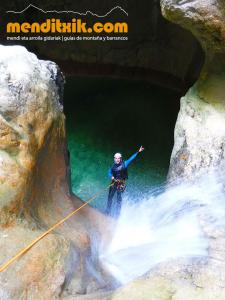 170607 fago barranquismo arroila canyoning pais vasco navarra nafarroa euskadi euskal herria menditxik mendi gidariak guias montaña barrancos 21