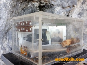 Cueva del Kura santa Cruz | Santa kurtz apaizaren koba    