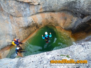 mascun guara descenso cañones barrancos arroila jaitsiera menditxik guías de montana barrancos mendi arroila gidariak 11
