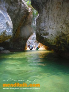 mascun guara descenso cañones barrancos arroila jaitsiera menditxik guías de montana barrancos mendi arroila gidariak 19