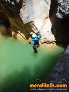 mascun guara descenso cañones barrancos arroila jaitsiera menditxik guías de montana barrancos mendi arroila gidariak 28