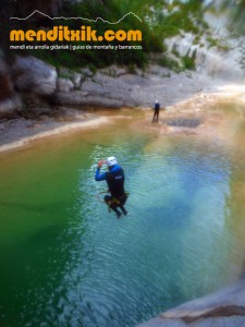 mascun guara descenso cañones barrancos arroila jaitsiera menditxik guías de montana barrancos mendi arroila gidariak 4