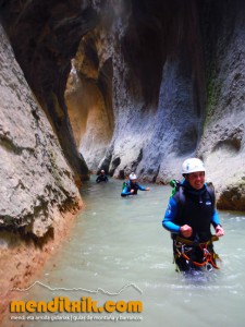 mascun guara descenso cañones barrancos arroila jaitsiera menditxik guías de montana barrancos mendi arroila gidariak 6